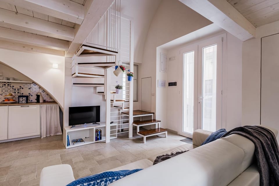 Communal lounge/ TV room, TV and multimedia, Kitchen or kitchenette, Living room, Seating area, Evening entertainment
