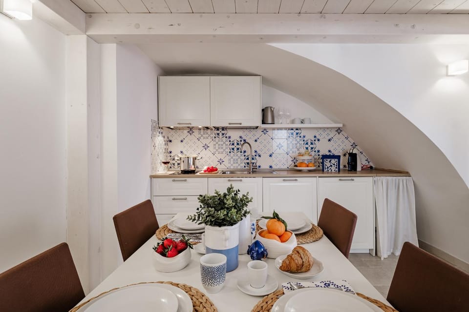 Coffee/tea facilities, Kitchen or kitchenette, Dining area, Food, Drinks, washing machine