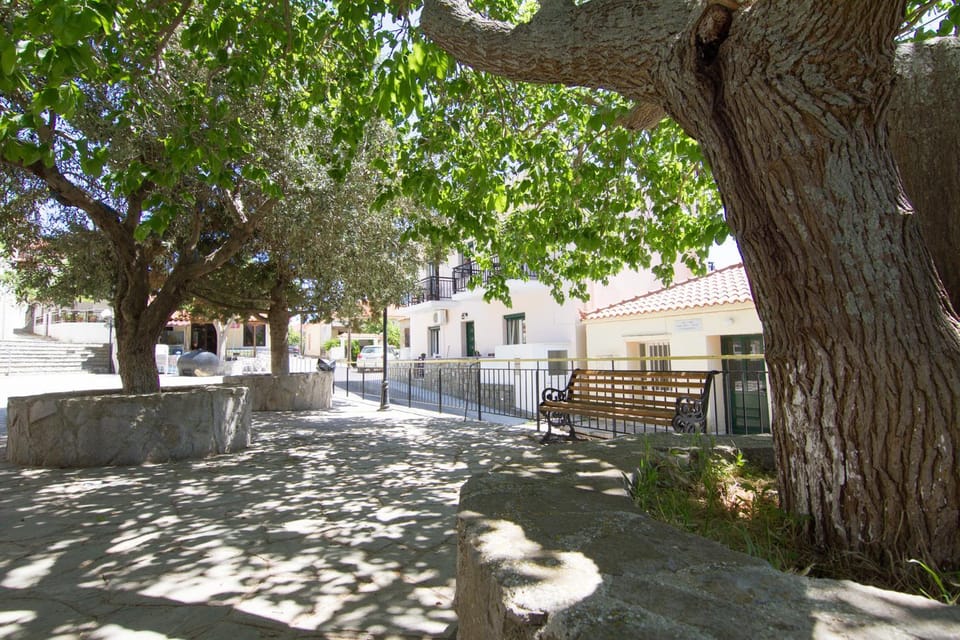 Facade/entrance, Bird's eye view, Balcony/Terrace, Landmark view, Landmark view, Mountain view, Sea view, Street view