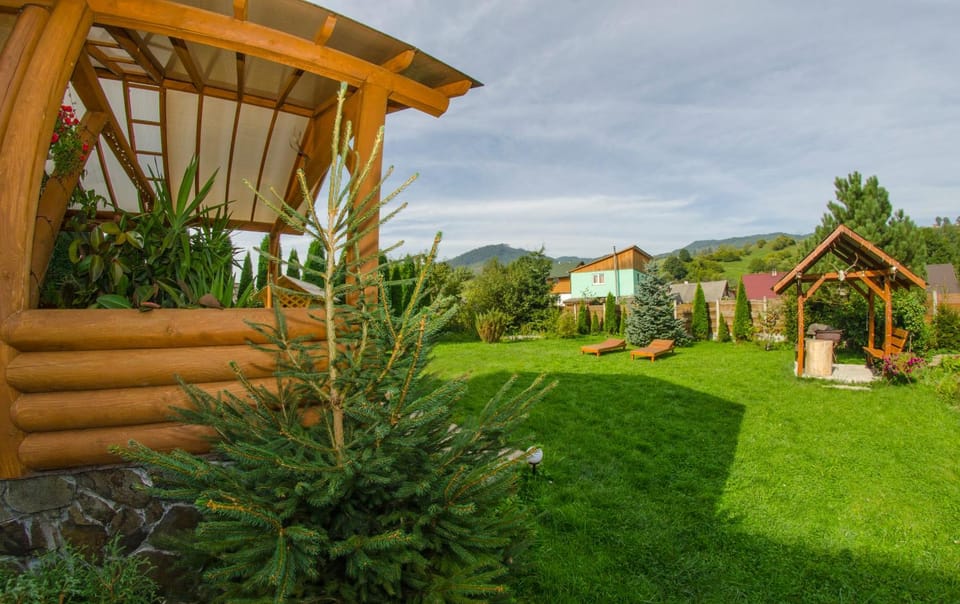 Приватна садиба Гоф - Гірський релакс Sadyba Hof Yasinya - Mountain Retreat & Ski near Dragobrat, Bukovel Inn in Romania