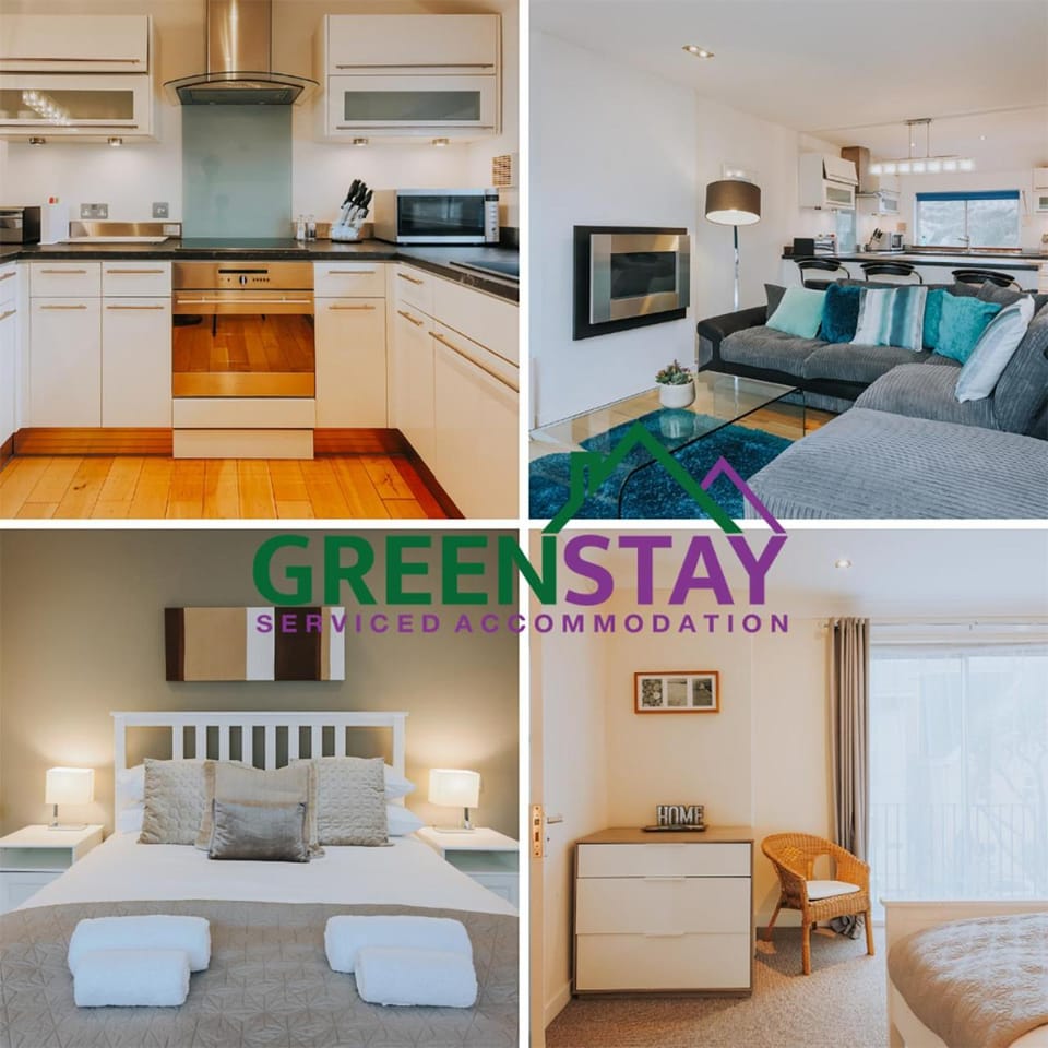 Property building, Kitchen or kitchenette, Living room, Seating area, Bedroom