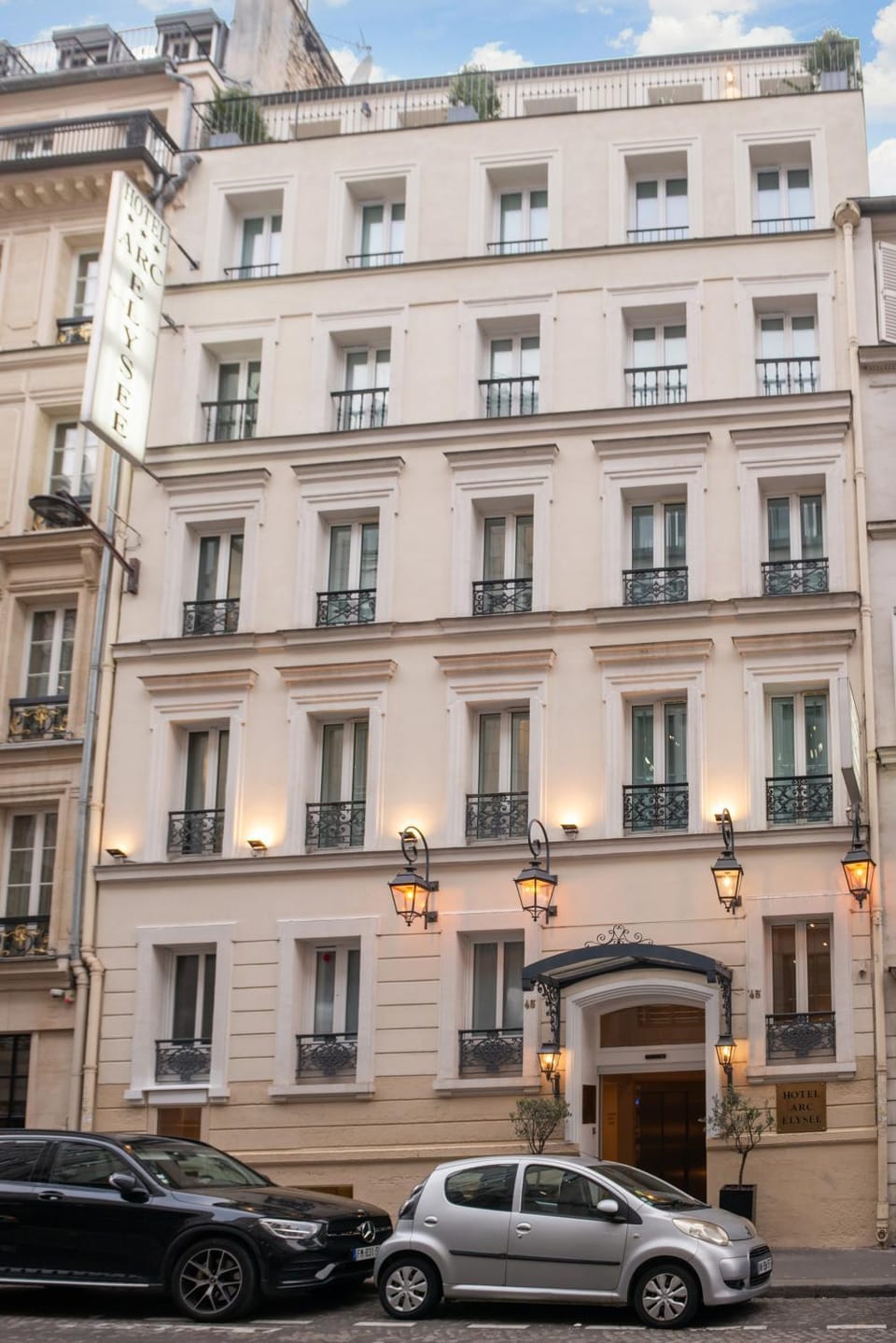 Facade/entrance