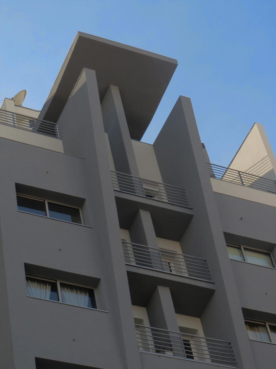 Property building, Facade/entrance, Balcony/Terrace