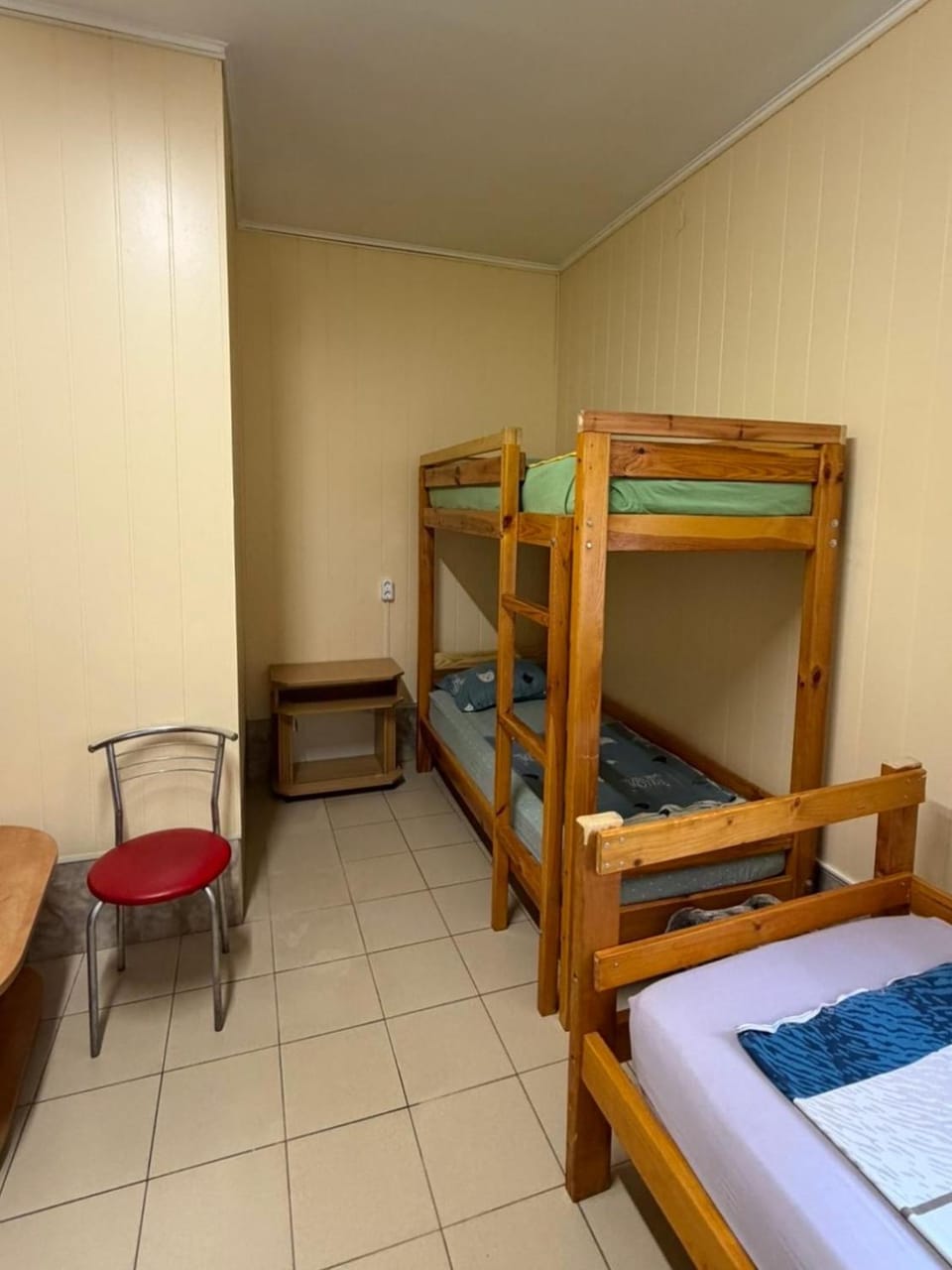 Photo of the whole room, bunk bed