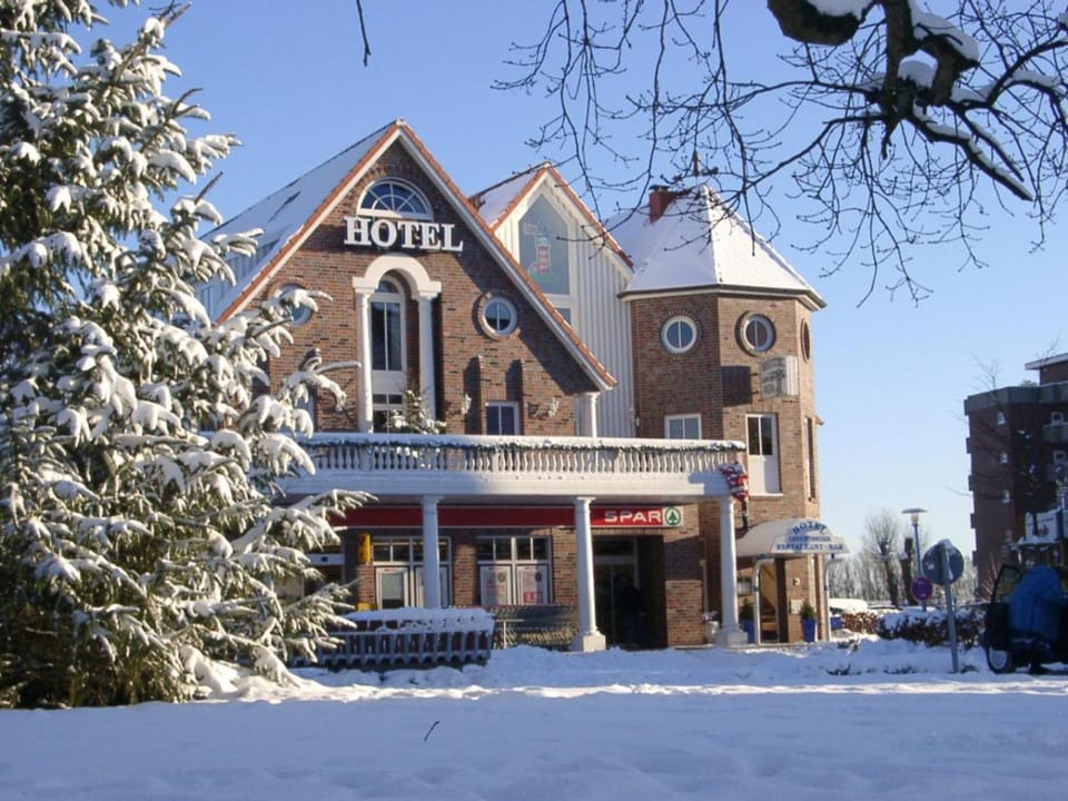 Property building, Day, Winter