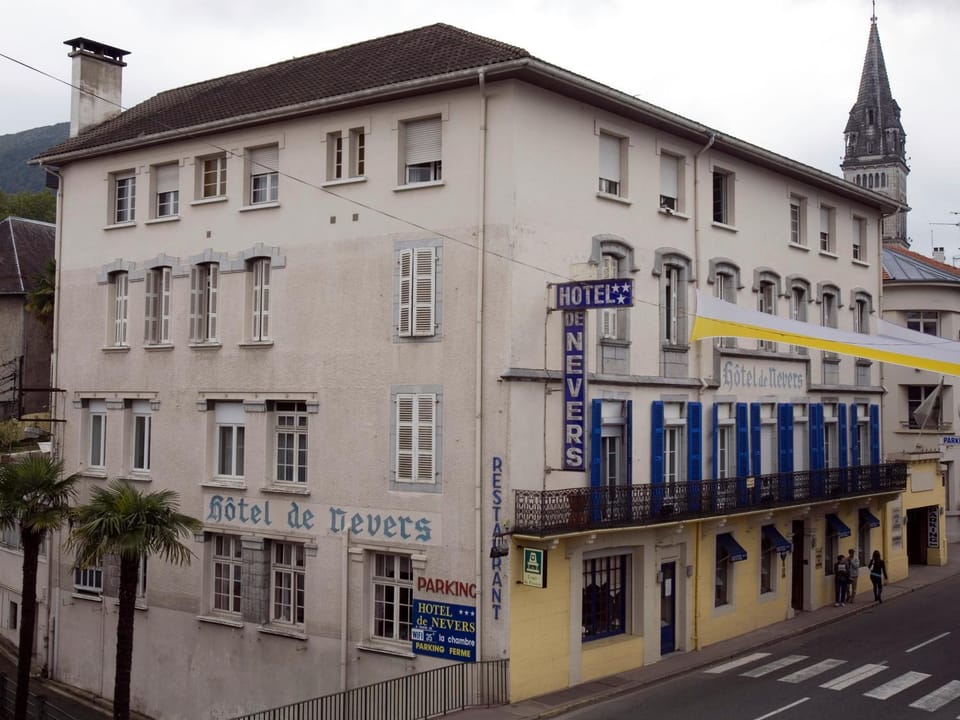 Property building, Day