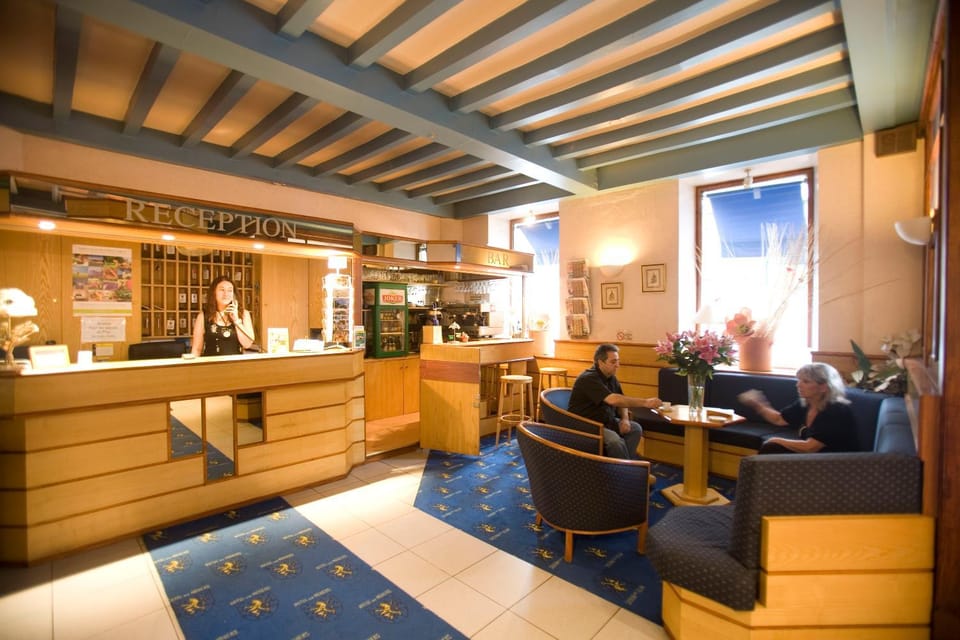 Lounge or bar