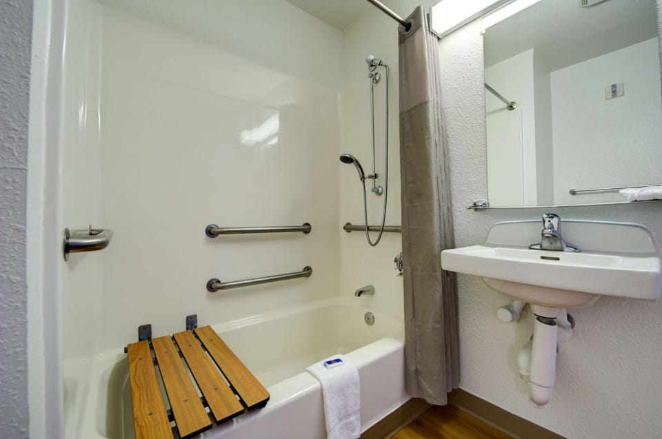 Bathroom, Photo of the whole room, On site