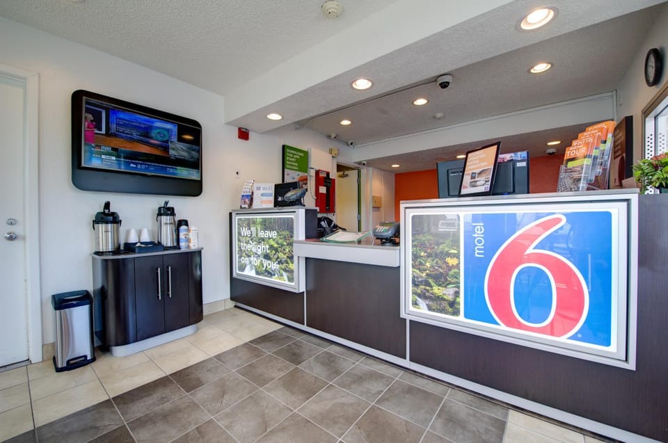 Day, Lobby or reception