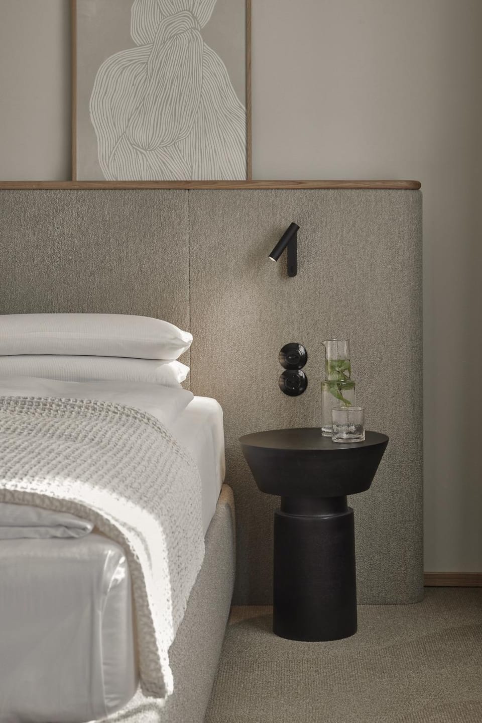 Bed, Photo of the whole room