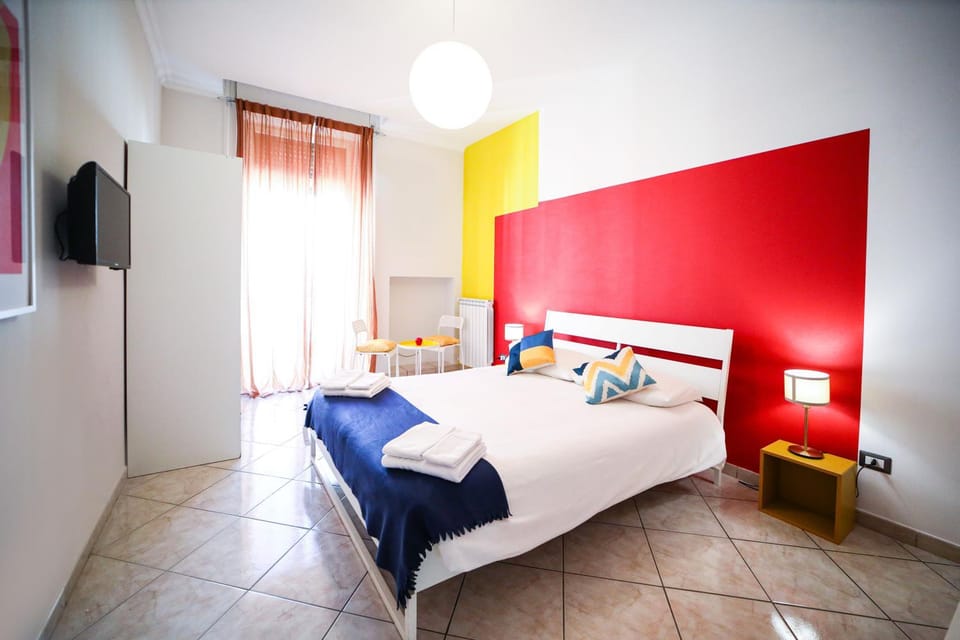 TV and multimedia, Photo of the whole room, Bedroom