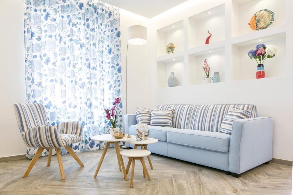 Day, Living room