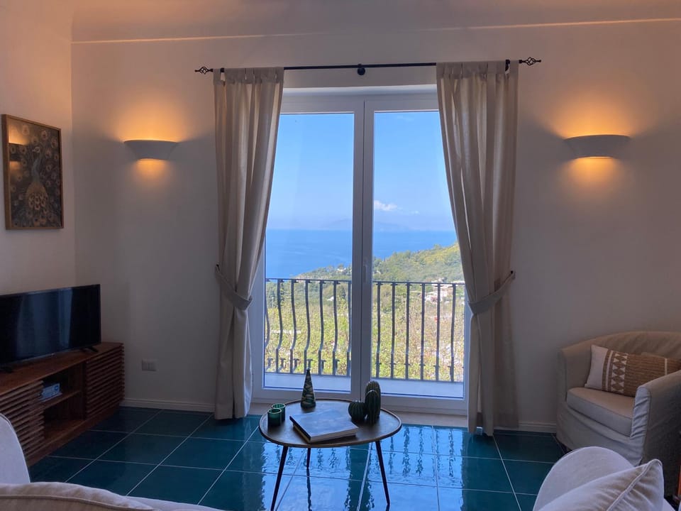 TV and multimedia, Balcony/Terrace, Living room, Sea view