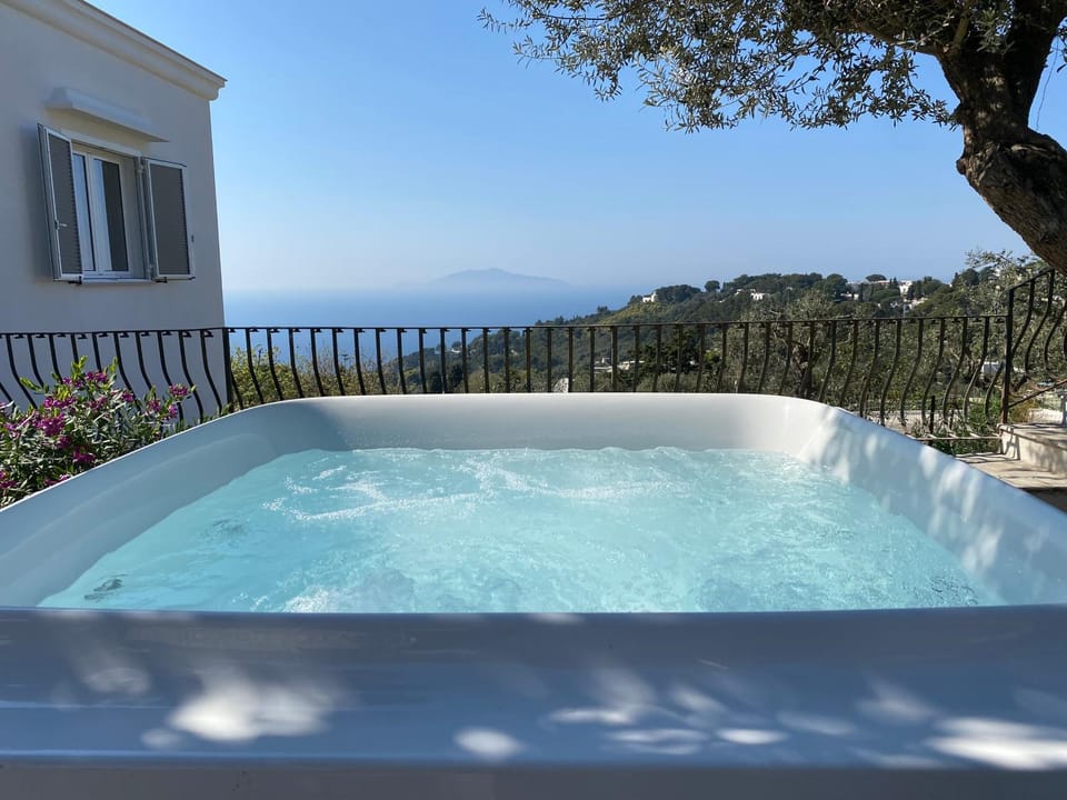 Hot Tub, Sea view