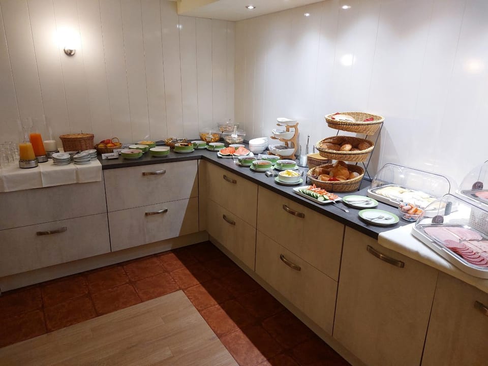 Breakfast, Buffet breakfast