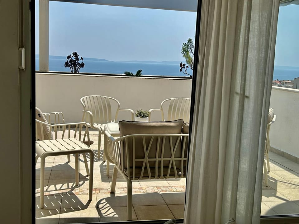 Azure View Beach Apt Apartment in Split