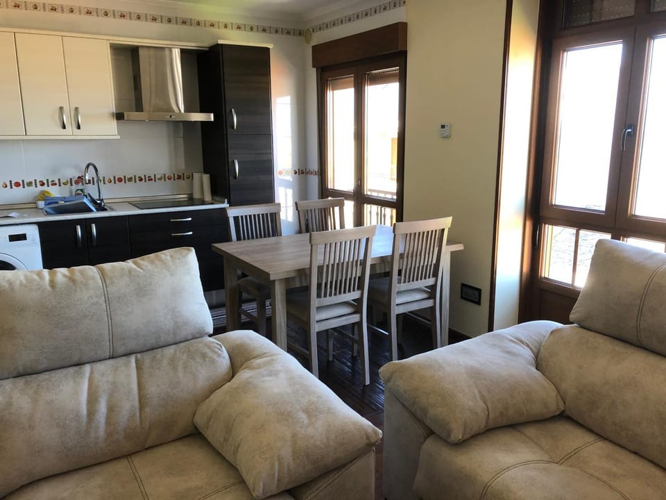 Kitchen or kitchenette, Living room, Seating area, Dining area, Communal kitchen