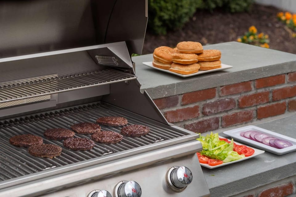 Restaurant/places to eat, BBQ facilities, Dining area, On site