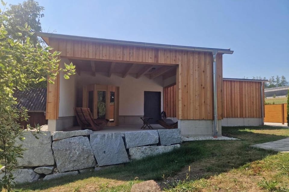 Ferienhäuschen am Traunsee mit Tretboot am Badeplatz House in Altmünster