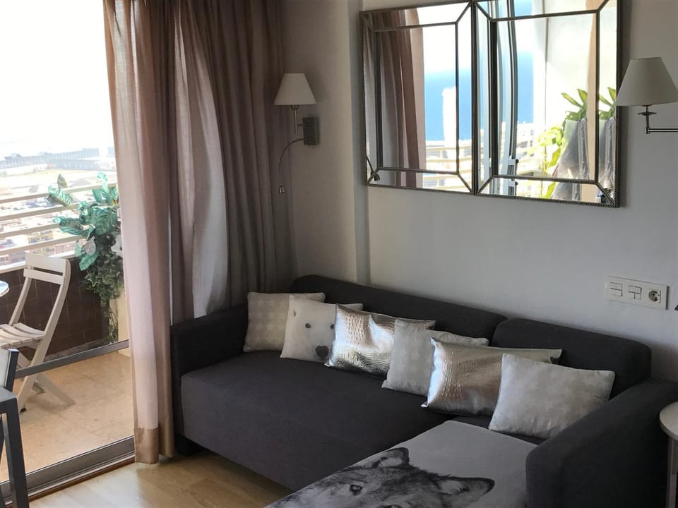 Balcony/Terrace, Living room, Decorative detail, Seating area, On site, Sea view