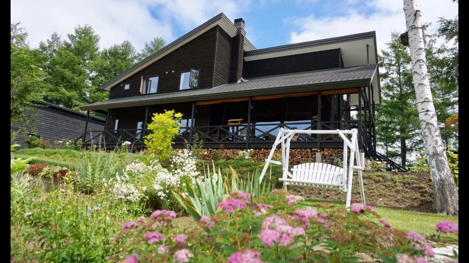 Property building, Patio, Garden