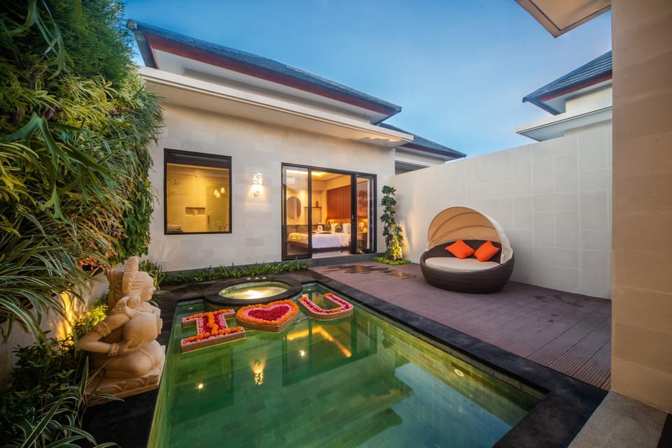 Pool view, Swimming pool