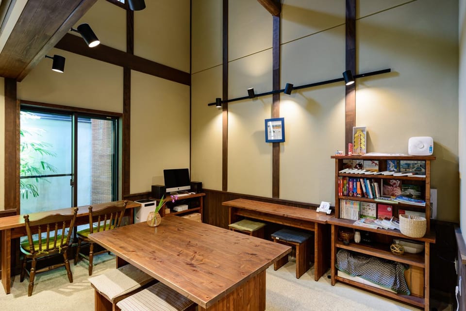 Lobby or reception, Internal: Not applicable to any particular room