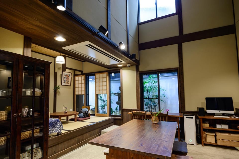 Communal lounge/ TV room, Lobby or reception, Internal: Not applicable to any particular room