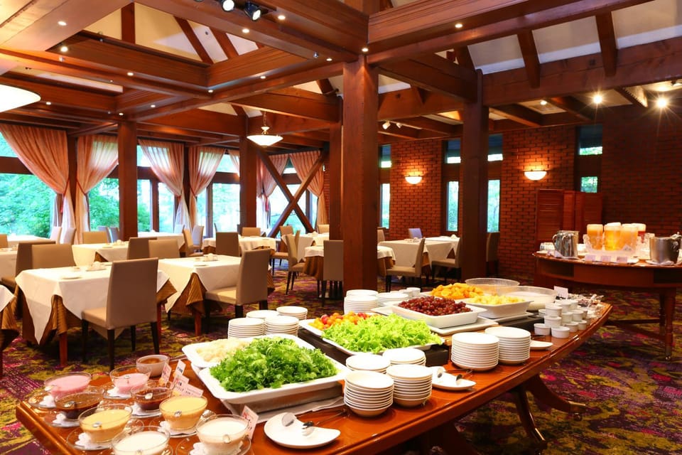 Restaurant/places to eat, Food and drinks, Buffet breakfast