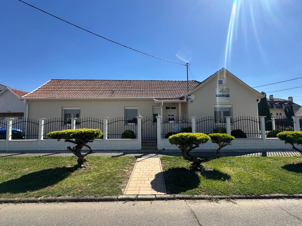 Property building, Neighbourhood, Street view