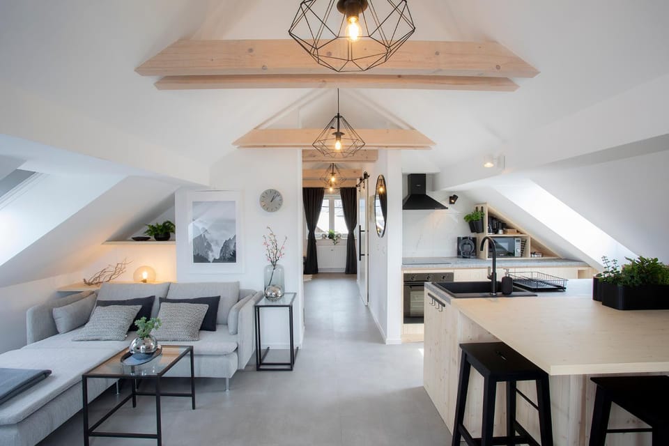 Kitchen or kitchenette, Living room, Seating area, Dining area, Communal kitchen
