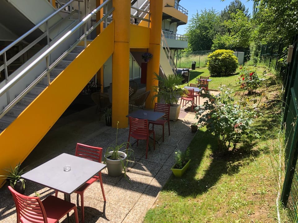 Patio, Balcony/Terrace, Decorative detail, Drinks