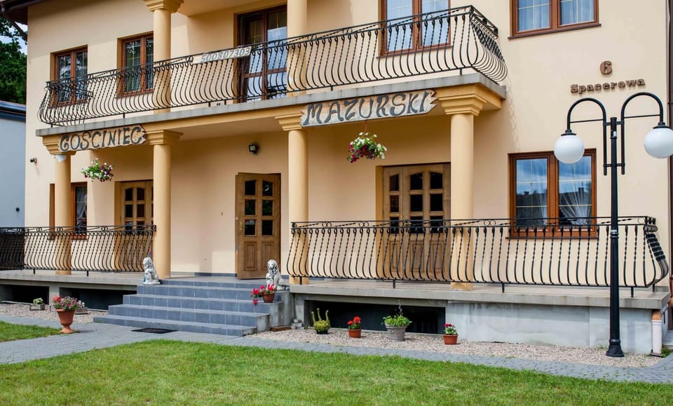 Facade/entrance