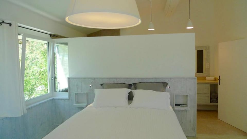 Day, Photo of the whole room