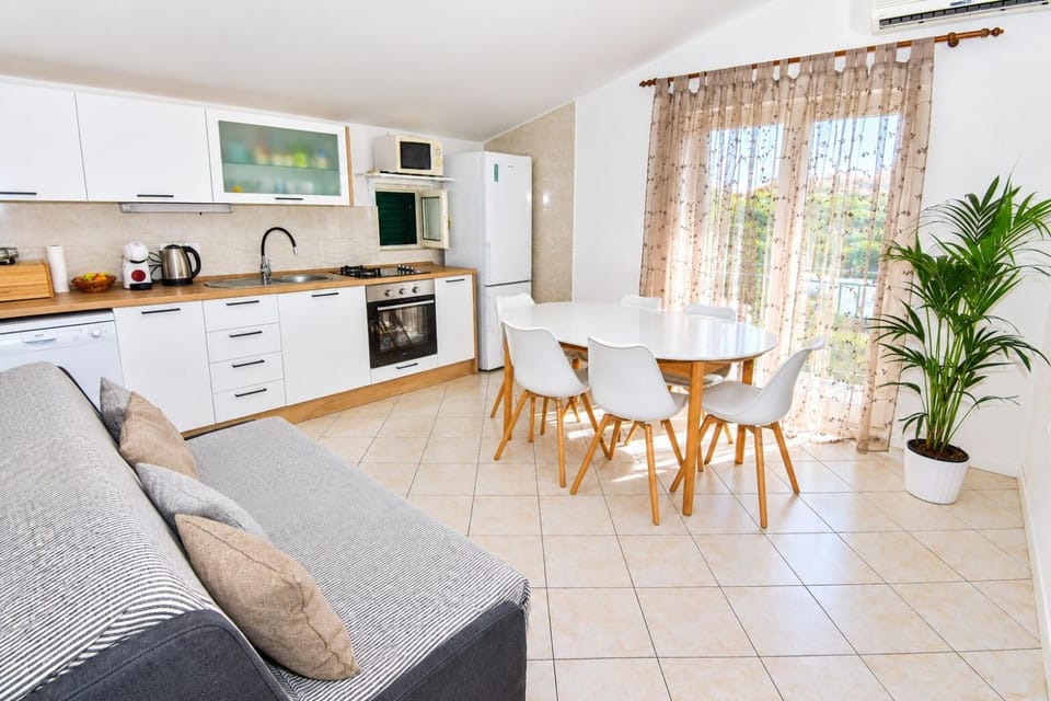 TV and multimedia, Coffee/tea facilities, Balcony/Terrace, Balcony/Terrace, Kitchen or kitchenette, Living room, Other, Seating area, Dining area, dishwasher, oven, pet friendly, stove, toaster, air conditioner