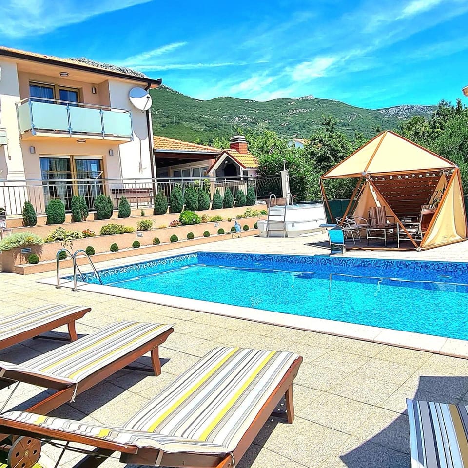 Patio, Mountain view, Swimming pool, sunbed