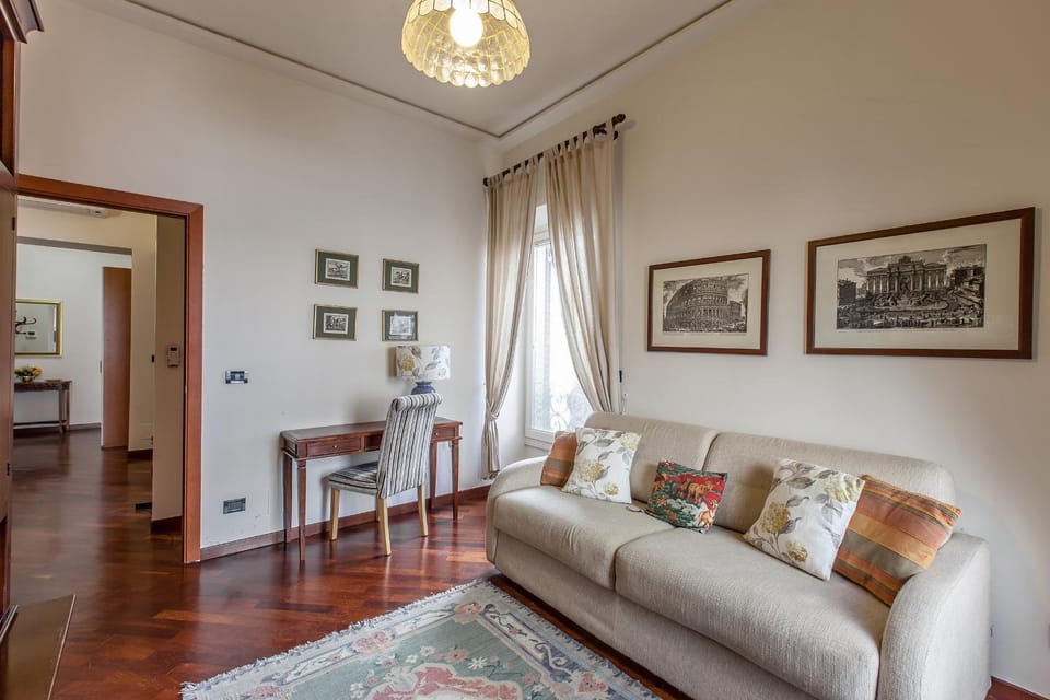 Living room, Photo of the whole room, Seating area, Bedroom