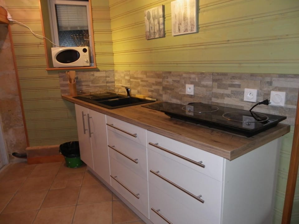 Kitchen or kitchenette, Seating area