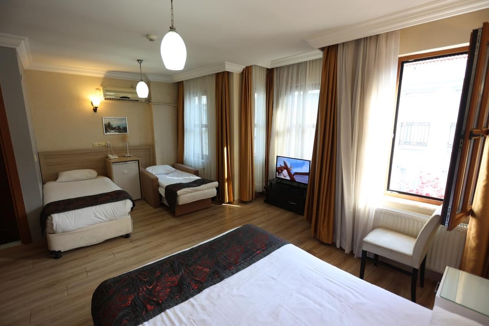 Bed, TV and multimedia, Bedroom, hair dresser