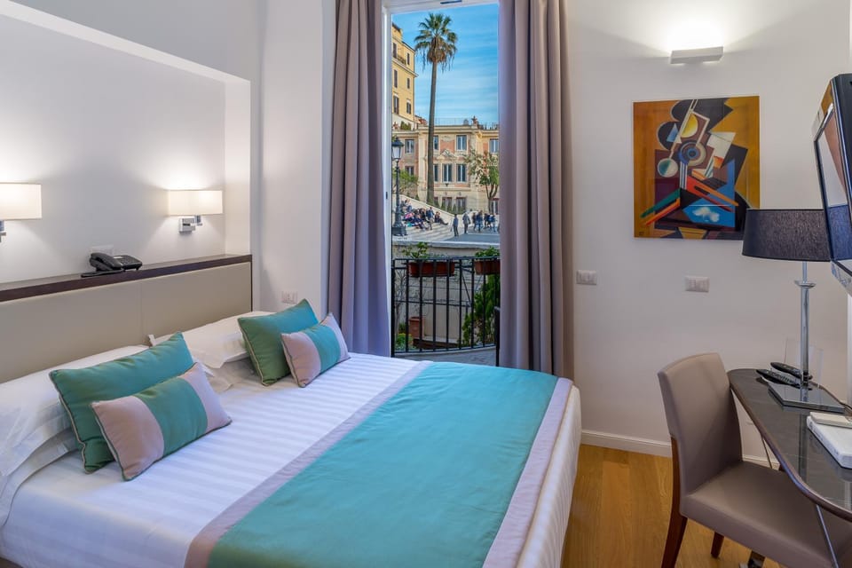 Balcony/Terrace, Bedroom, Landmark view