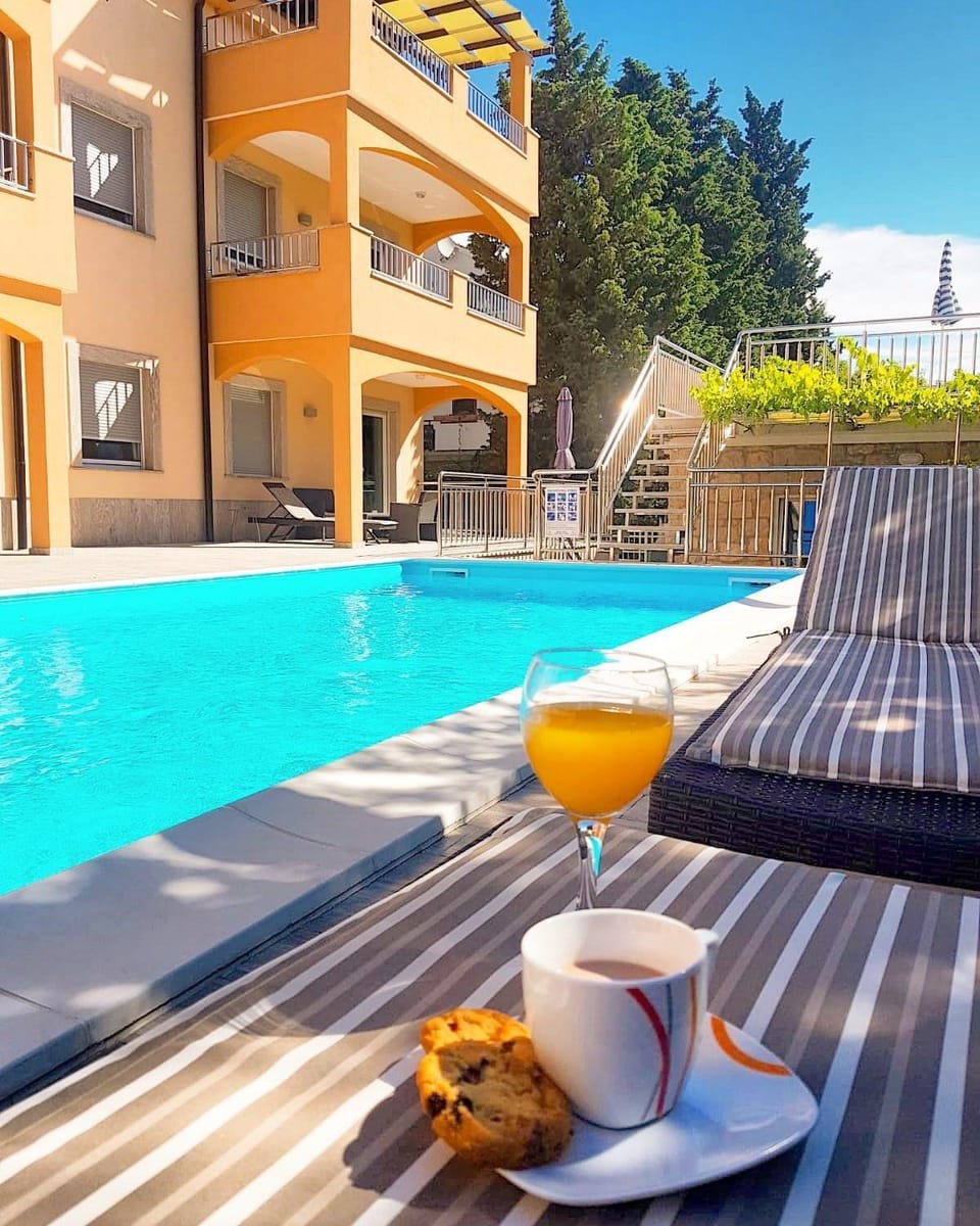 Swimming pool, Drinks