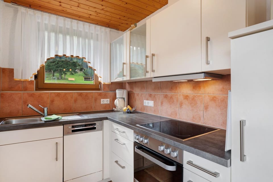 Kitchen or kitchenette, Living room