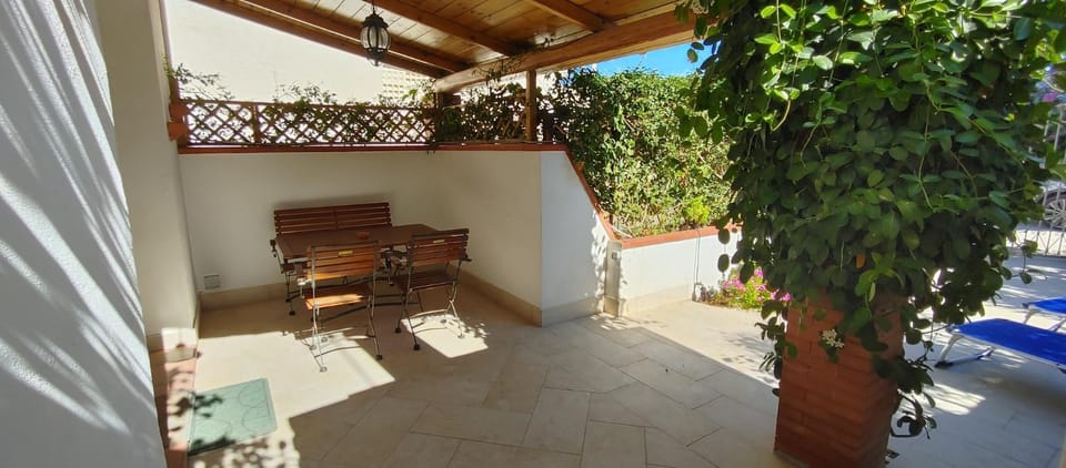 Inner courtyard view