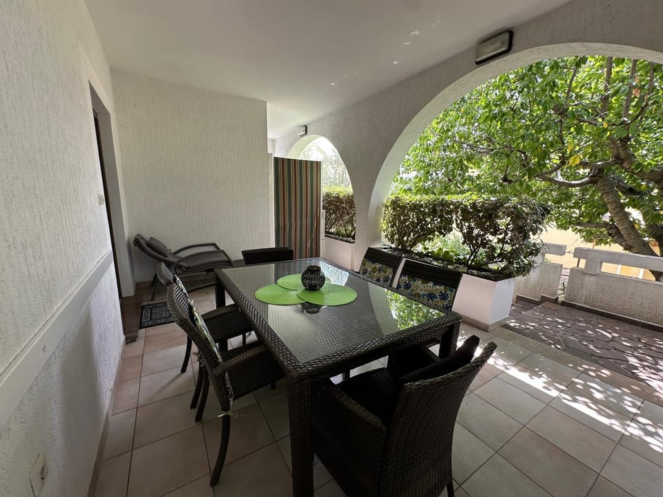 Balcony/Terrace, Seating area, Garden view, Inner courtyard view