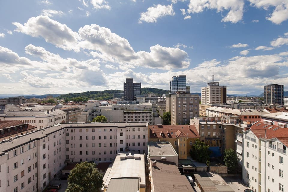 View (from property/room), City view