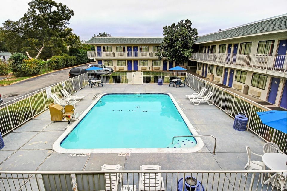 On site, Pool view, Swimming pool, Swimming pool