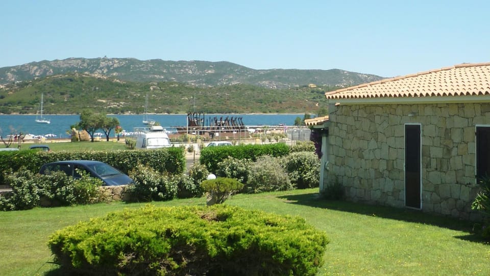 Facade/entrance, Sea view
