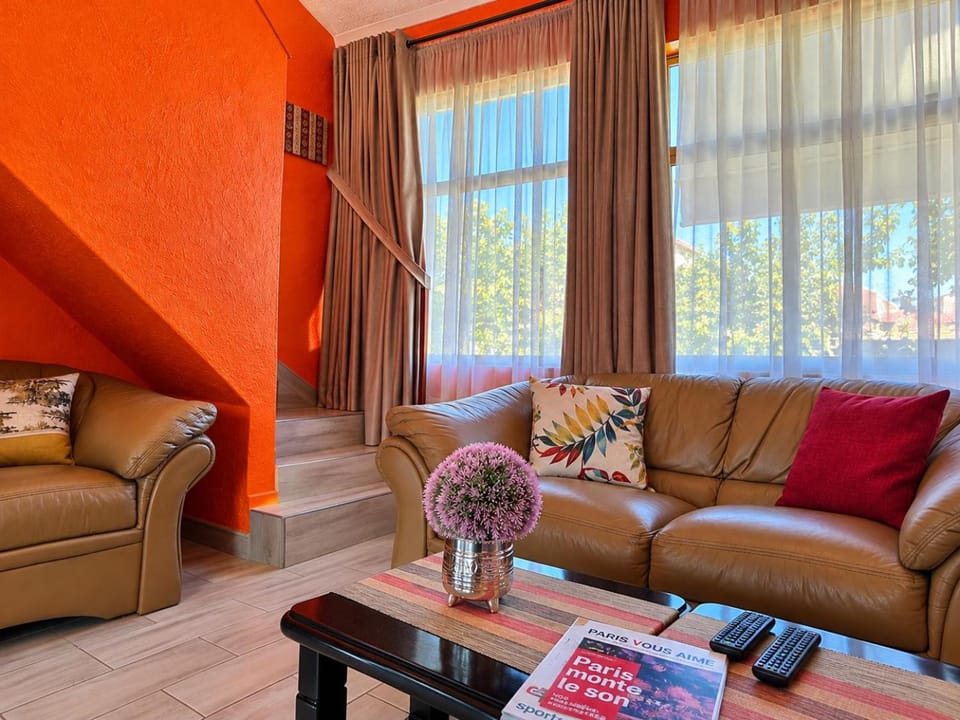 Lolo's 1bed Apt-Best location-2Balconies Apartment in Harare