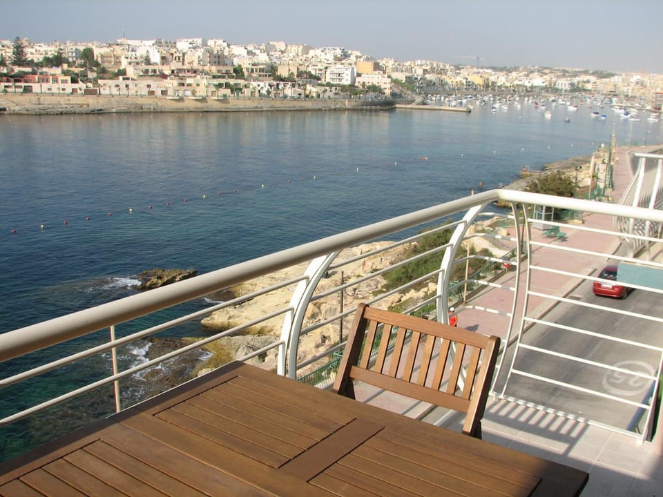 Patio, View (from property/room), Balcony/Terrace, Seating area, City view, Garden view, Sea view