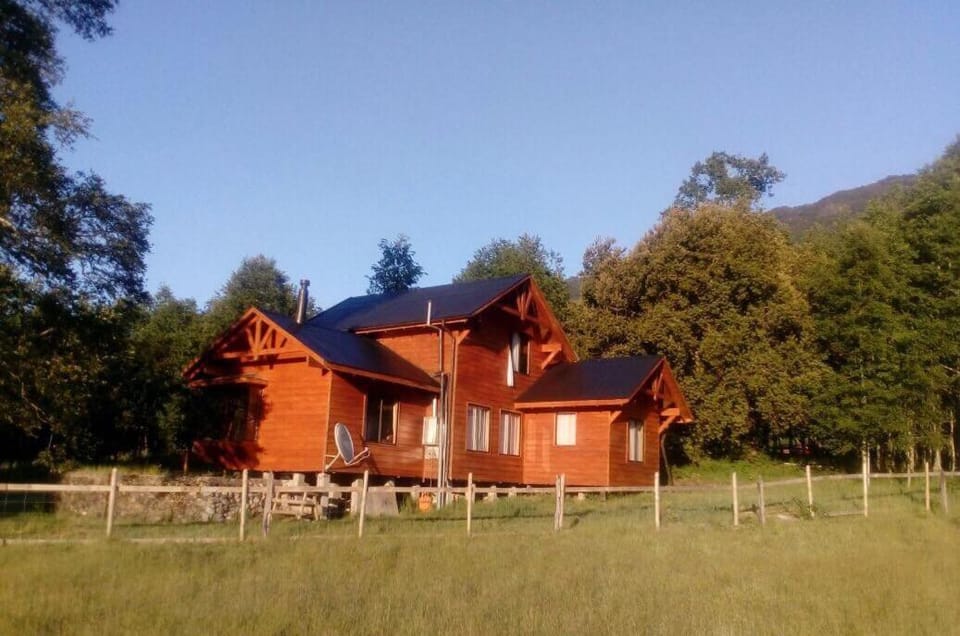 Cabañas Los Canelos Hermosa granja en Pucón House in Pucon